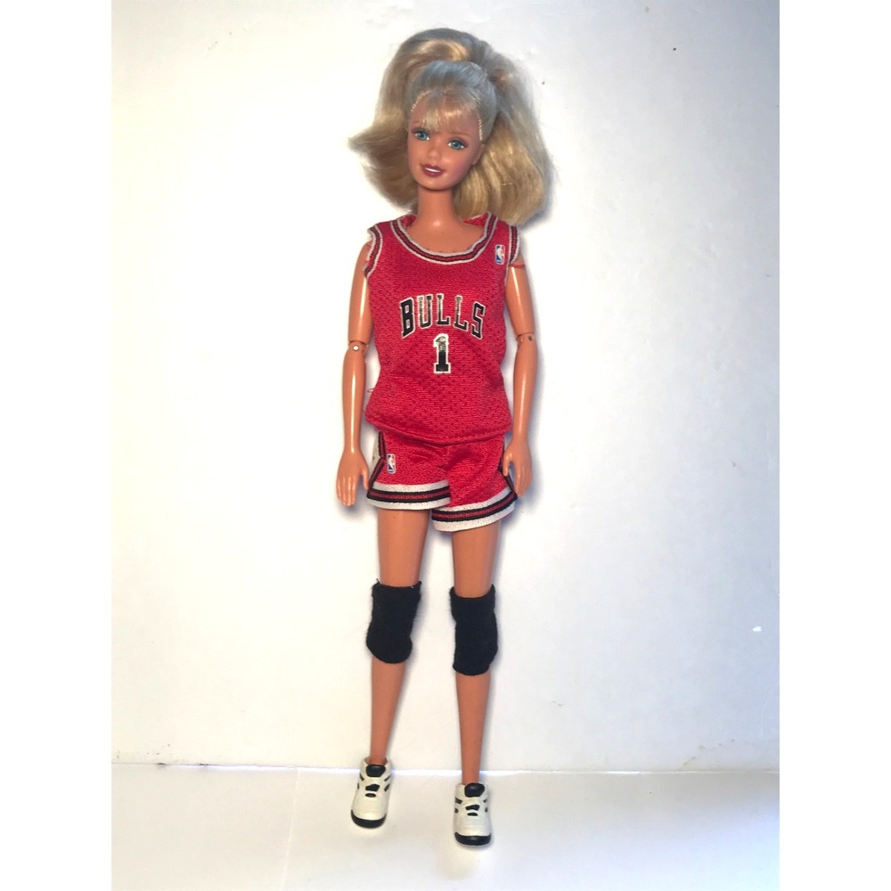 Vintage Barbie NBA Chicago Bulls #20692 WNBA Basketball Barbie 1998 Mattel